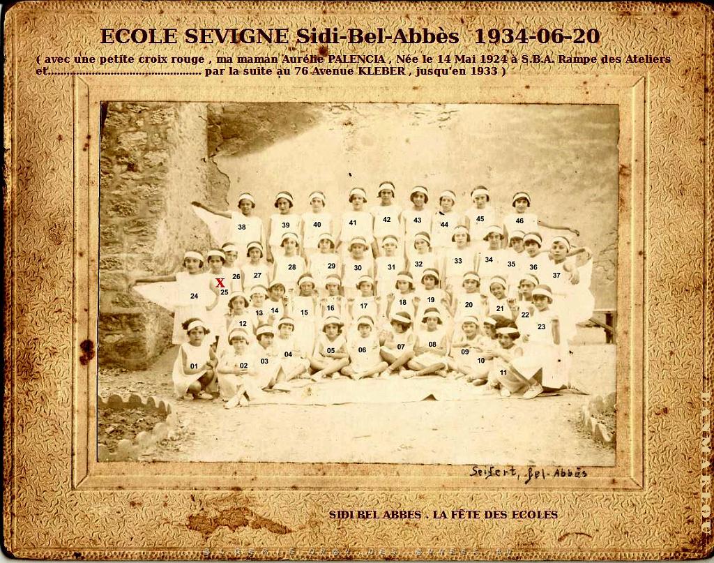 1934 06 20 SIDI BEL ABBES ECOLE SEVIGNE AV KLEBER FILLES 1934 N01 JOUR DE FETE.JPG